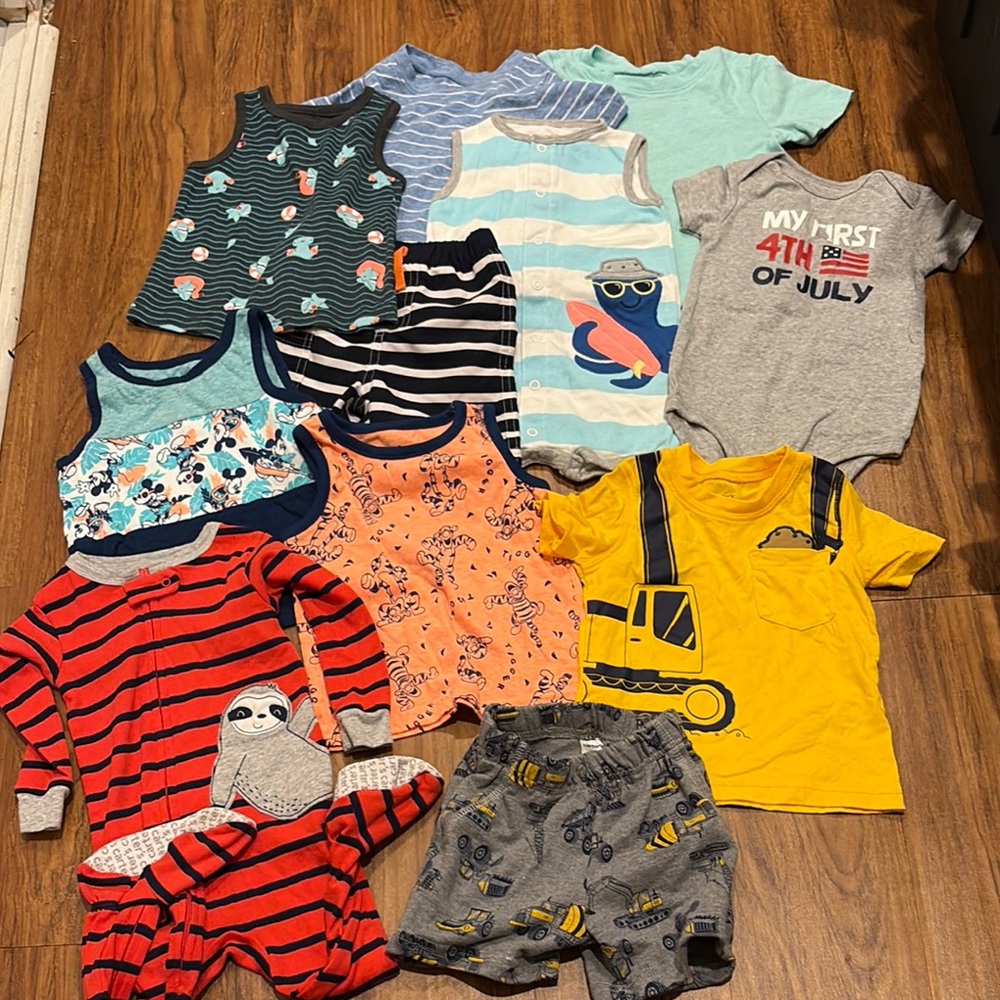 Assorted baby boys size 12 months Clothing lot - Multicolor